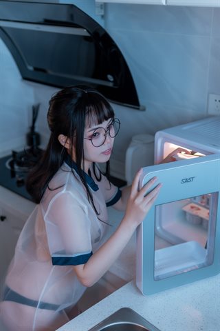 七月喵子-喝酸奶的眼镜娘 - 0030.jpg