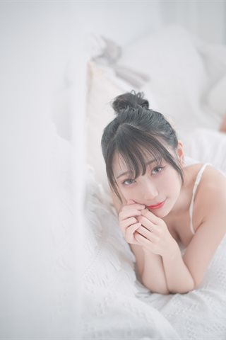 周叽是可爱兔兔-白色睡衣 - 0002.jpg