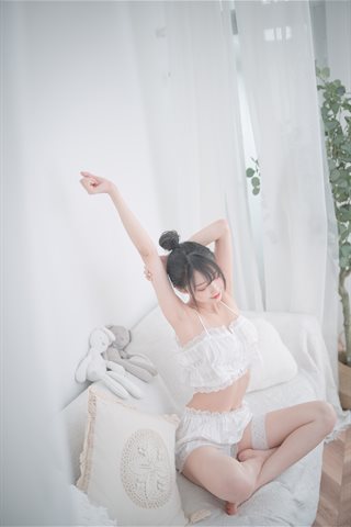 周叽是可爱兔兔-白色睡衣 - 0005.jpg