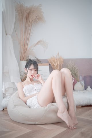 周叽是可爱兔兔-白色睡衣 - 0019.jpg