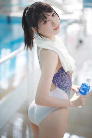 周叽是可爱兔兔-竞泳 - 0028.jpg