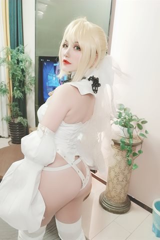 夏鸽鸽不想起床-尼禄花嫁自拍 - 0011.jpg