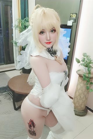 夏鸽鸽不想起床-尼禄花嫁自拍 - 0013.jpg