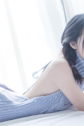 御子Yumiko-漏背毛衣 - 0002.jpg