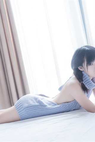 御子Yumiko-漏背毛衣 - 0007.jpg