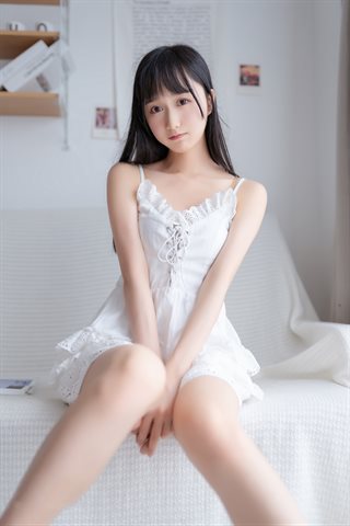 木绵绵OwO-白色睡裙 - 0033.jpg