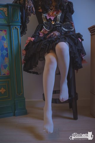 木花琳琳是勇者-本格美少女 S E X - TZAR BOMB EP.XIV (Calochortus) - 0002.jpg