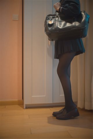 木花琳琳是勇者-超ミニスカ黒パンスト-女子校生変装Play - 0011.jpg