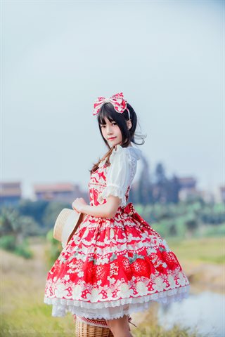 桜桃喵-lofter套图-草莓 - 0003.jpg