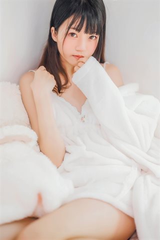 桜桃喵-纯白-冬眠 - 0002.jpg