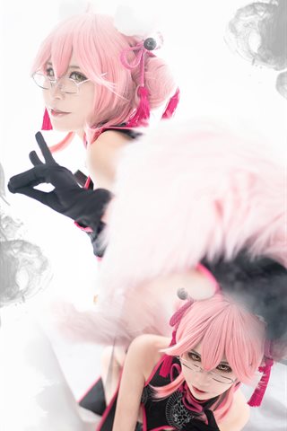 爱老师_PhD-玉藻前 旗袍-微博 - 0002.jpg