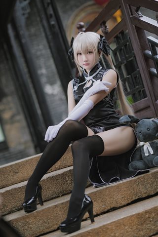 瓜希酱-穹妹 黑旗袍 - 0005.jpg