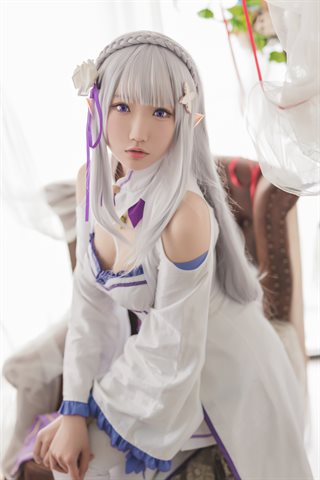 瓜希酱-艾米莉亚 - 0003.jpg