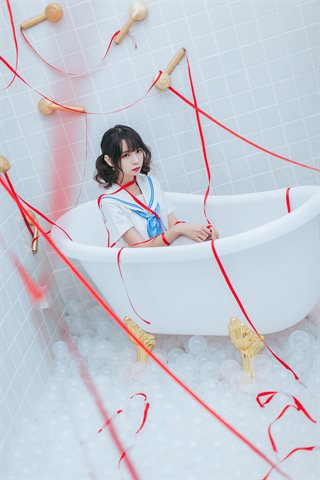 疯猫ss-制服少女写真集01-浴室JK - 0002.jpg