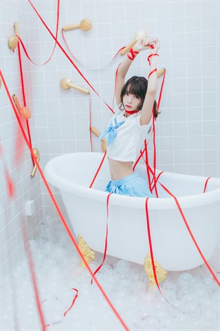 疯猫ss-制服少女写真集01-浴室JK - 0006.jpg
