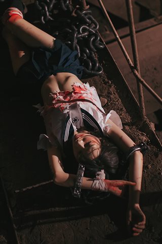 疯猫ss-制服少女写真集01-血腥JK(被囚禁的少女) - 0025.jpg