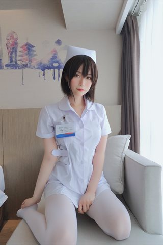 白银81-短发小护士 - 0035.jpg