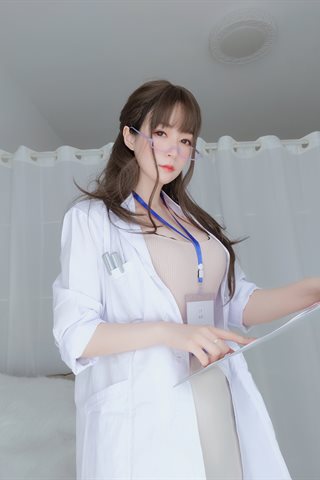 白银81-自撮り Vol.41 (動画入り) 私人医生 - 0003.jpg