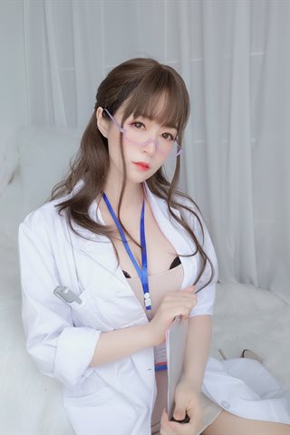 白银81-自撮り Vol.41 (動画入り) 私人医生 - 0109.jpg