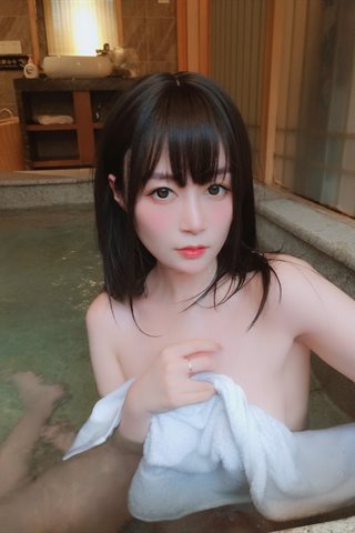 白银81-自撮り Vol.56 (動画入り) 女场浴池下 - 0035.jpg
