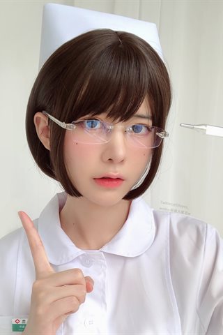 眼酱大魔王w-白护士 - 0002.jpg