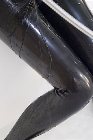 神楽坂真冬-早期写真-Discovery探索频道胶袜特辑 黑色皮裤系列 - 0149.jpg