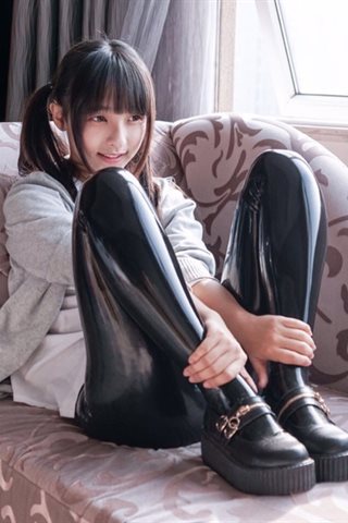神楽坂真冬-早期写真-黑色皮裤系列(动态图穿裤袜) - 0015.jpg