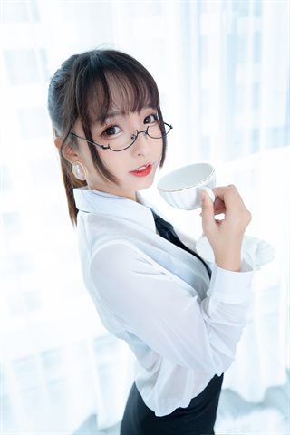 神楽坂真冬-真冬の电子相册29.《ホワイトオフィス》 - 0004.jpg
