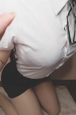 芋圆侑子-醉酒小秘书 - 0013.jpg