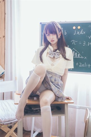 过期米线线喵-教室 - 0009.jpg