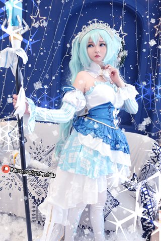 Godzilla-Snow Miku - 0022.jpg