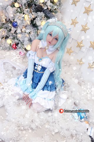 Godzilla-Snow Miku - 0024.jpg