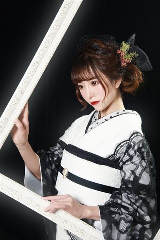 Kitaro_绮太郎-和服少女03(黑白) - 0003.jpg