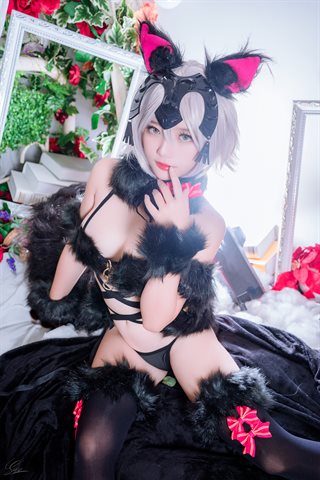 Messie Huang-Jeanne Alter Wolf - 0003.jpg