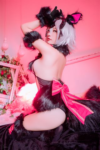 Messie Huang-Jeanne Alter Wolf - 0010.jpg