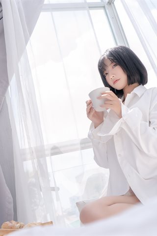 Messie Huang-[Potrait] Boyfriend's shirt concept - 0003.jpg