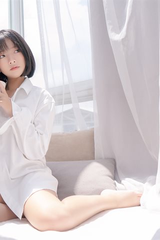 Messie Huang-[Potrait] Boyfriend's shirt concept - 0004.jpg