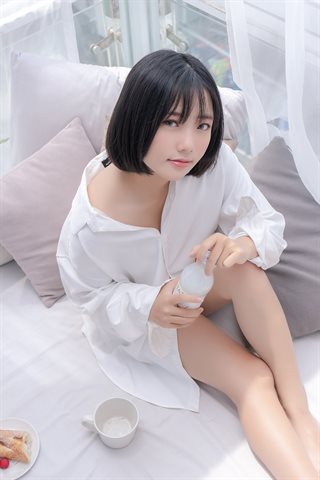 Messie Huang-[Potrait] Boyfriend's shirt concept - 0005.jpg