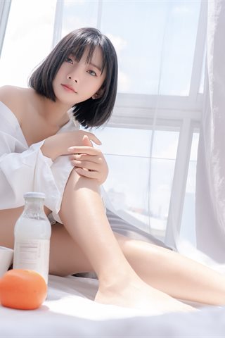 Messie Huang-[Potrait] Boyfriend's shirt concept - 0011.jpg