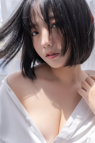 Messie Huang-[Potrait] Boyfriend's shirt concept - 0018.jpg