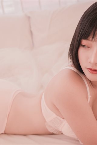 Messie Huang-[Potrait] July Lingerie - 0003.jpg