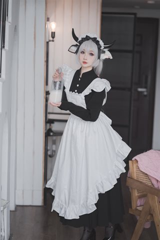Rioko凉凉子-贴心的牛奶女仆 - 0005.jpg