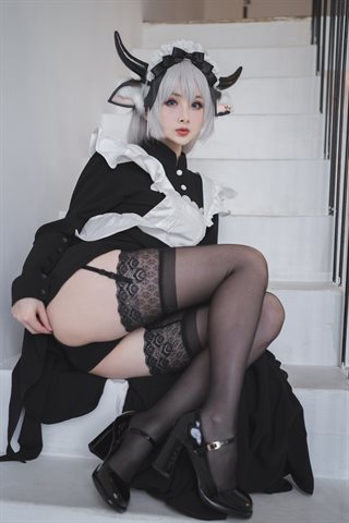 Rioko凉凉子-贴心的牛奶女仆 - 0017.jpg