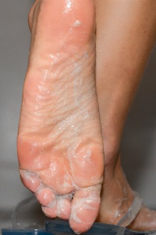HD-Foot Control-Medias Beautiful Legs Foot Fetish Welfare 020_Solexight-Tina-Soles - 0014.jpg