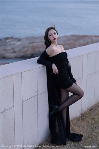 [XIAOYU语画界] Vol.580 Vestido negro encantador con foto de viaje de Qingdao de Zheng Yingshan - 0005.jpg