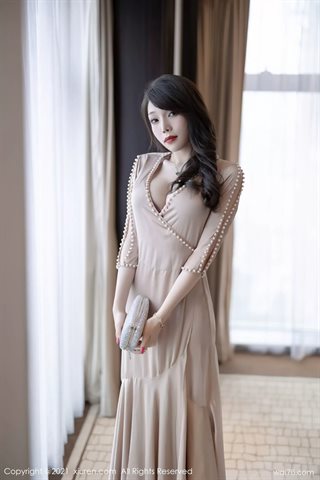 [XIAOYU语画界] Vol.613 Zhizhi Booty matured in a champagne-colored dress - 0001.jpg