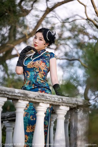 [XIAOYU语画界] Vol.626 Yang Chenchen apresenta cheongsam elegante e charmoso embrulhado em presente do Dia Nacional - 0023.jpg