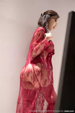 [XIAOYU语画界] Vol.699 Wang Xinyao yanni Huizhou travel shoot ropa interior de encaje rojo con medias rojas - 0012.jpg