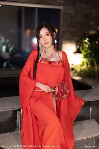 [XIAOYU语画界] Vol.708 Wang Xinyao yanni красное классическое платье, играющее в воде - 0002.jpg