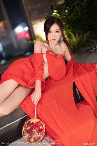 [XIAOYU语画界] Vol.708 Wang Xinyao yanni robe classique rouge jouant dans l'eau - 0012.jpg